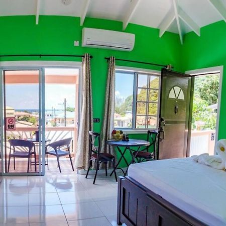 Maggie'S Inn Soufrière Buitenkant foto