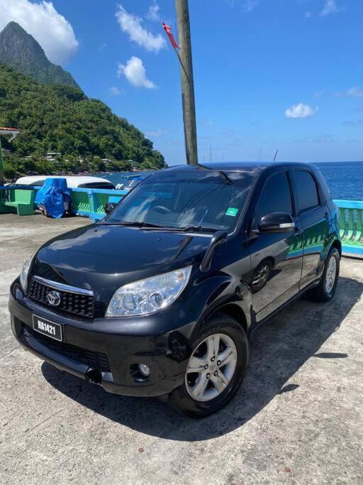 Maggie'S Inn Soufrière Buitenkant foto