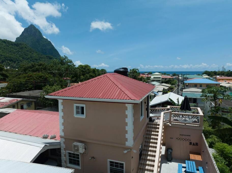 Maggie'S Inn Soufrière Buitenkant foto